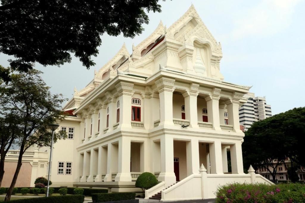 Silom Studios Bangkok Exterior photo