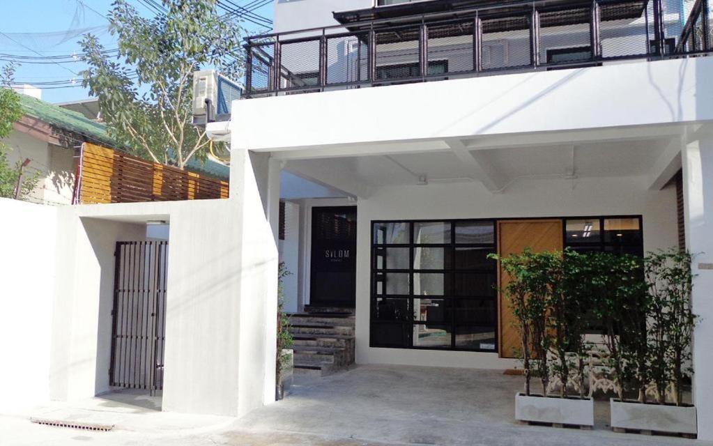 Silom Studios Bangkok Exterior photo